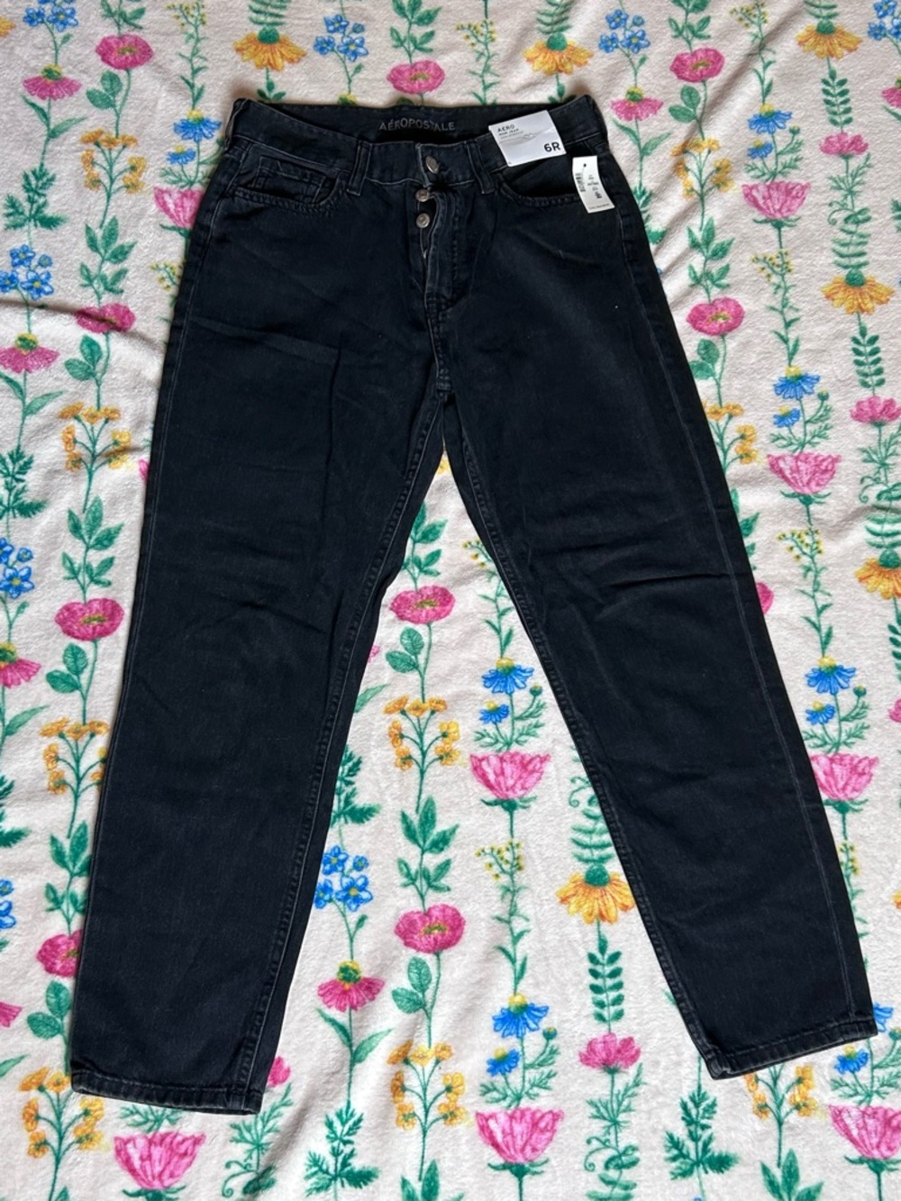 Aeropostale Black Button-Fly High-Rise Mom Jeans Non Stretch Size 6 Regular